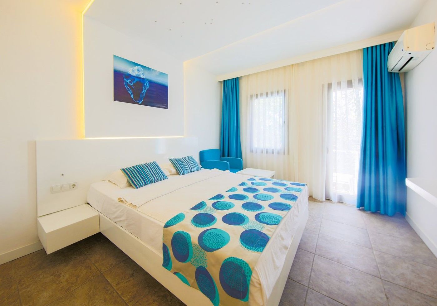 Club-Hotel-Flora-Room-9