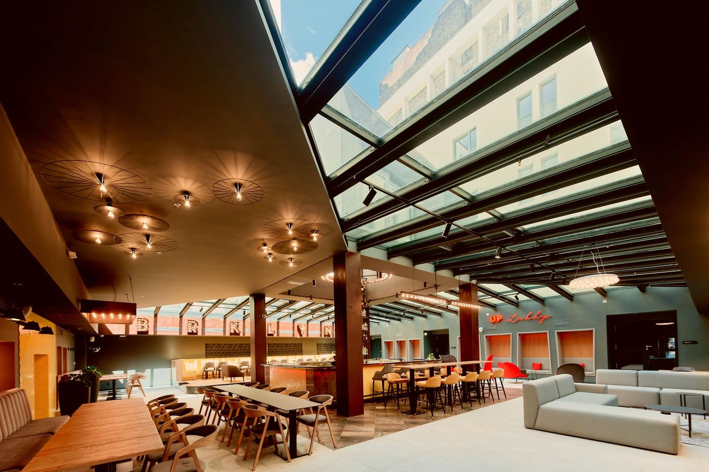 Up-Hotel-Budapest-Lobby-17