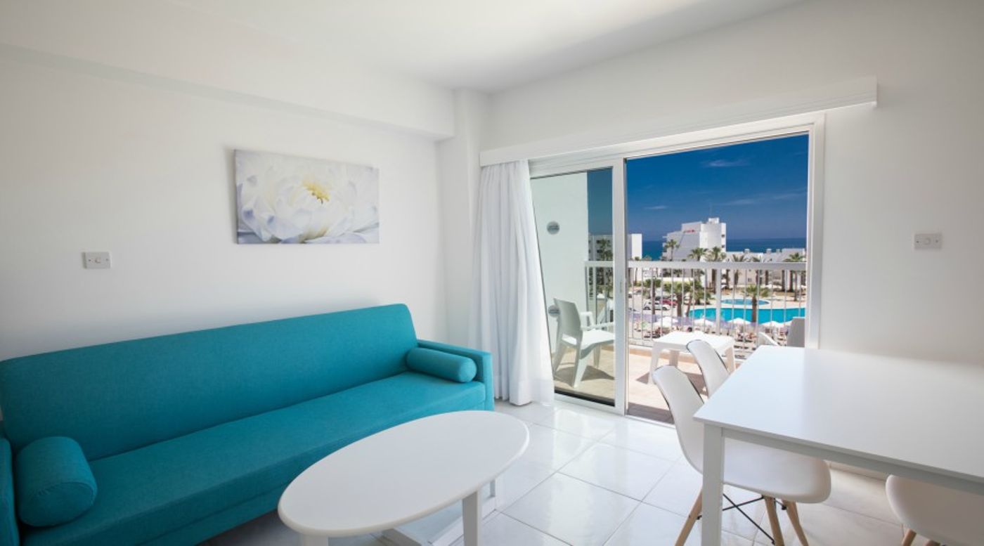 Papantonia Hotel And Apartments