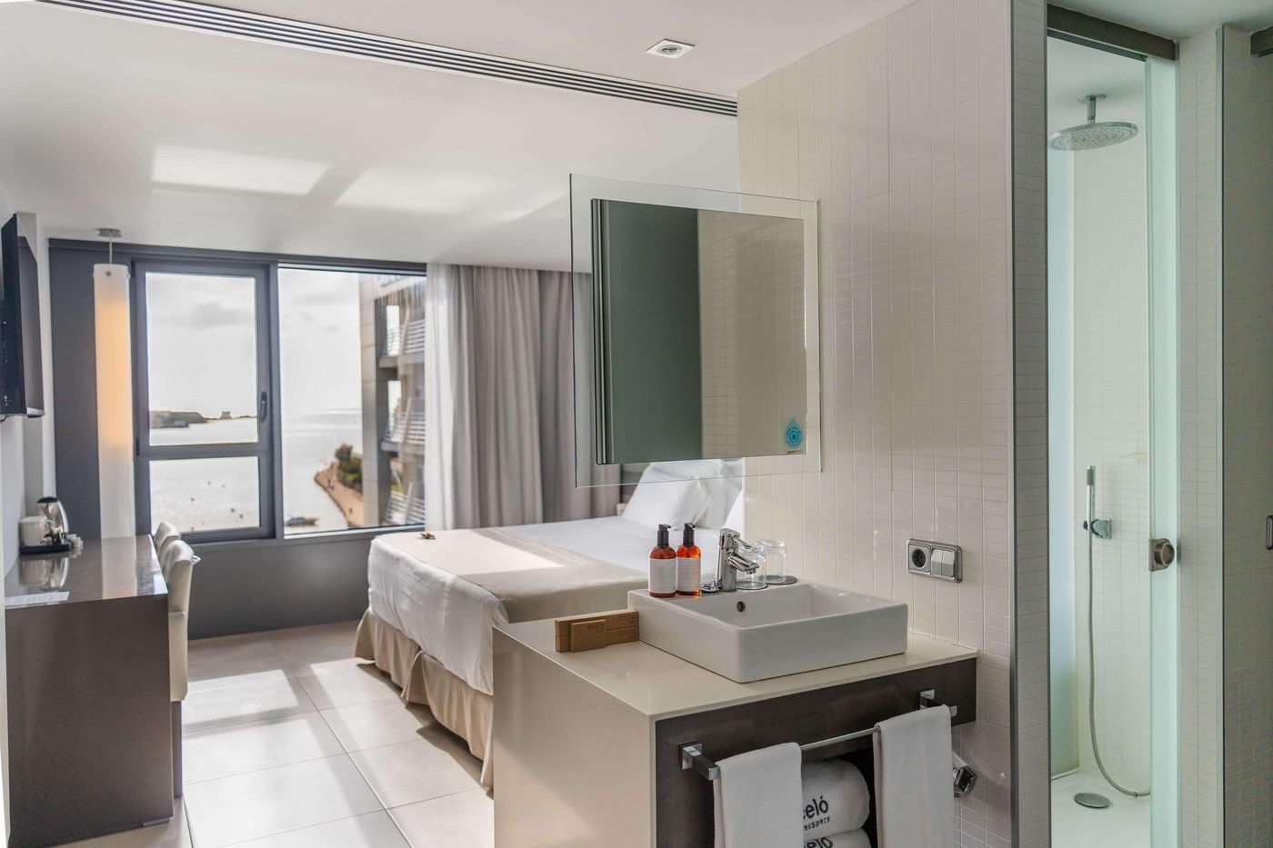 Barcel-----Hamilton-Menorca-Room-35