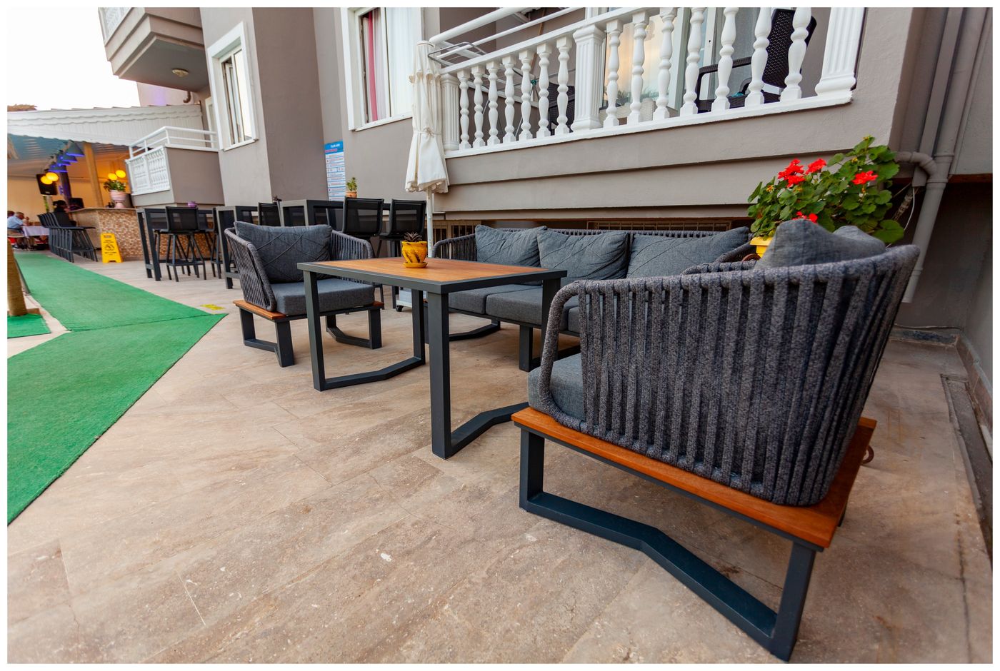 Club-Ako-Apart-Pool-10