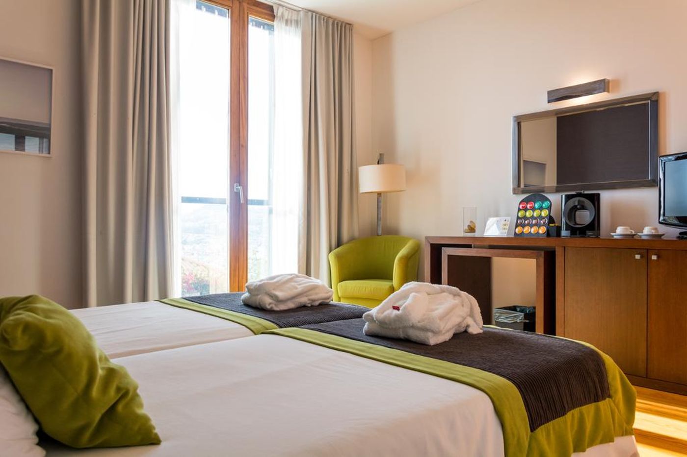 Arts-In-Hotel-Conde-Carvalhal-Room-10