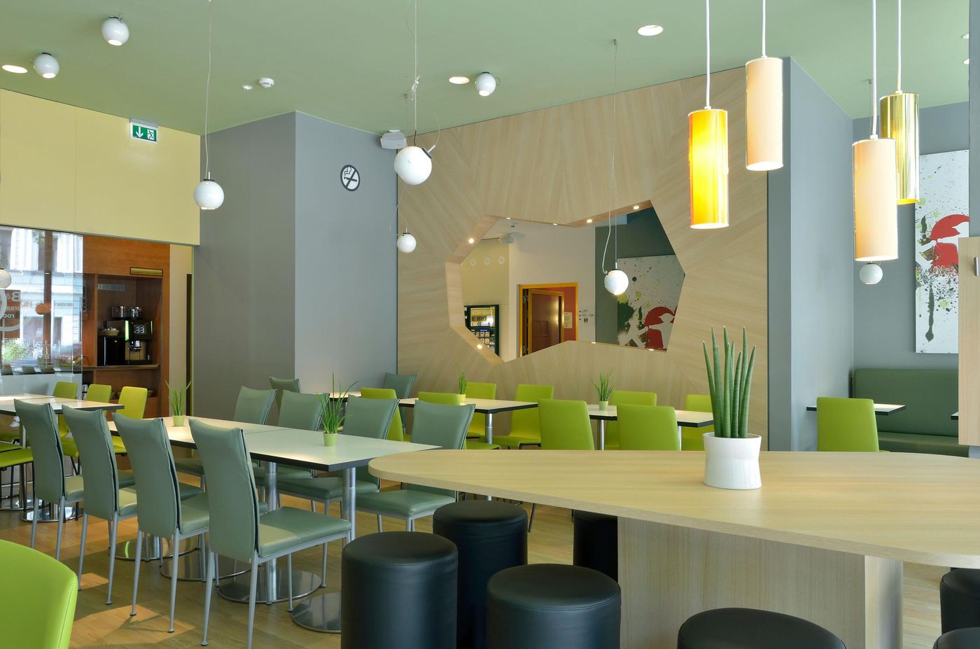 B-B-Hotel-Berlin-Potsdamer-Platz-Restaurant-12