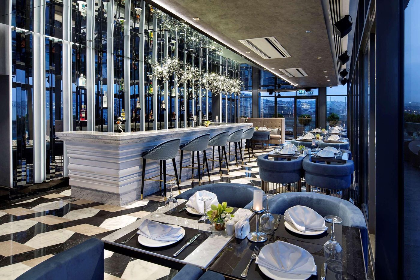 Doubletree-By-Hilton-Istanbul-Piyalepasa-Restaurant-2