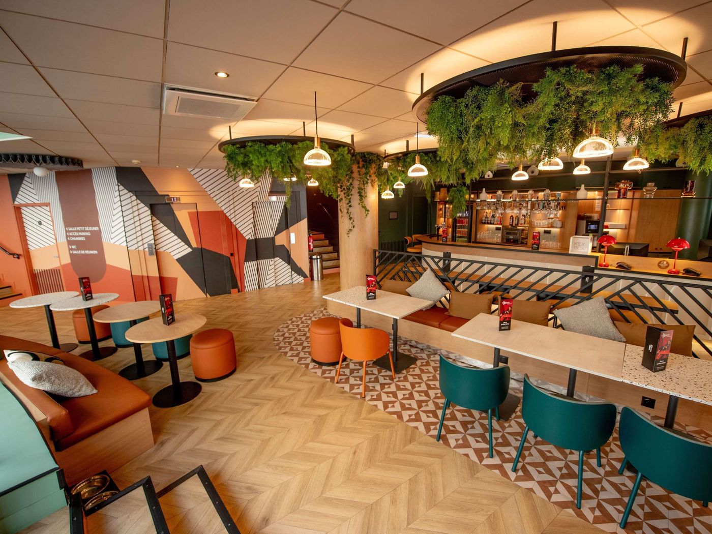 Ibis-Paris-Gare-du-Nord-Chateau-Landon-10th-Hotel-General-view-3