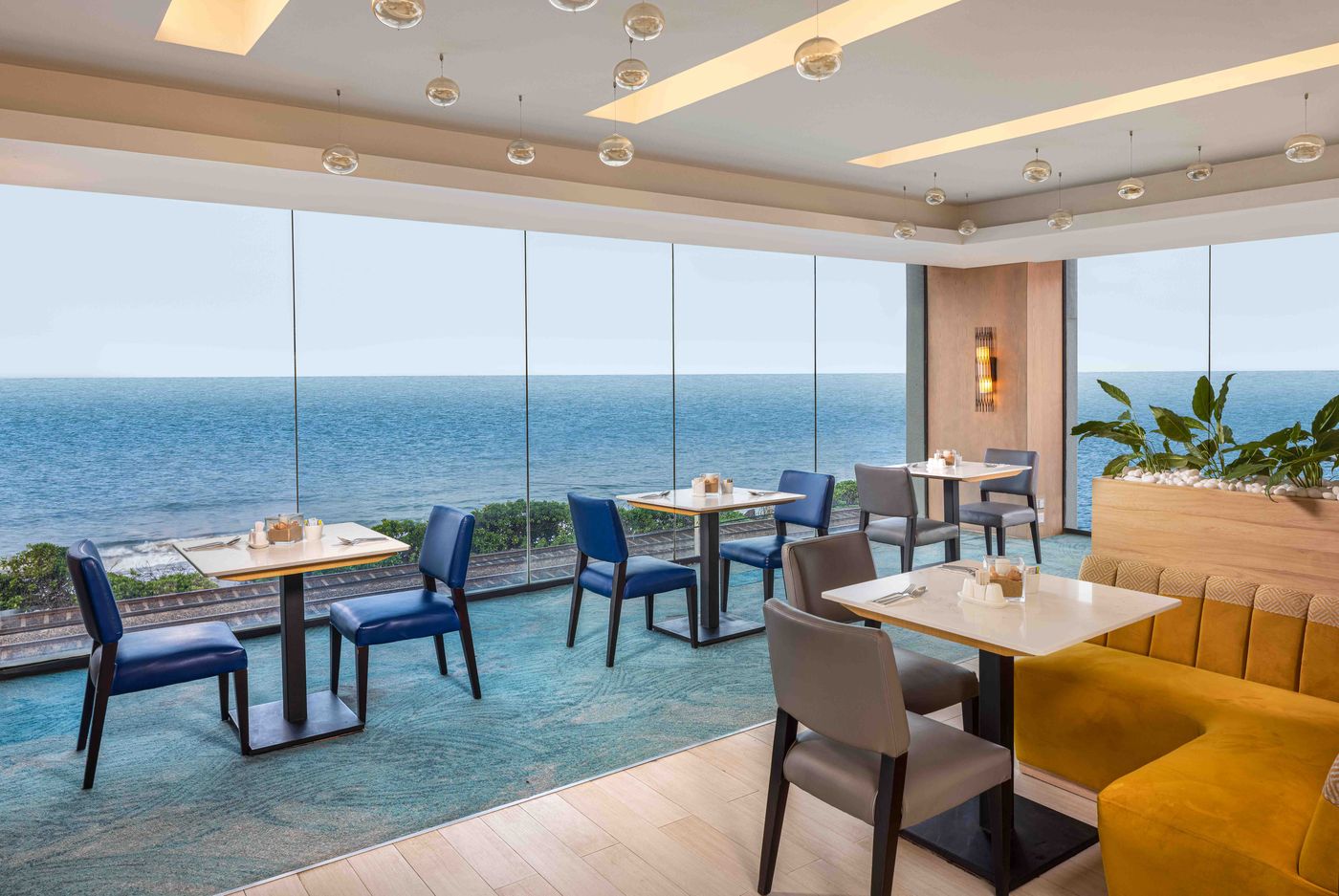 Radisson-Hotel-Colombo-Restaurant-14