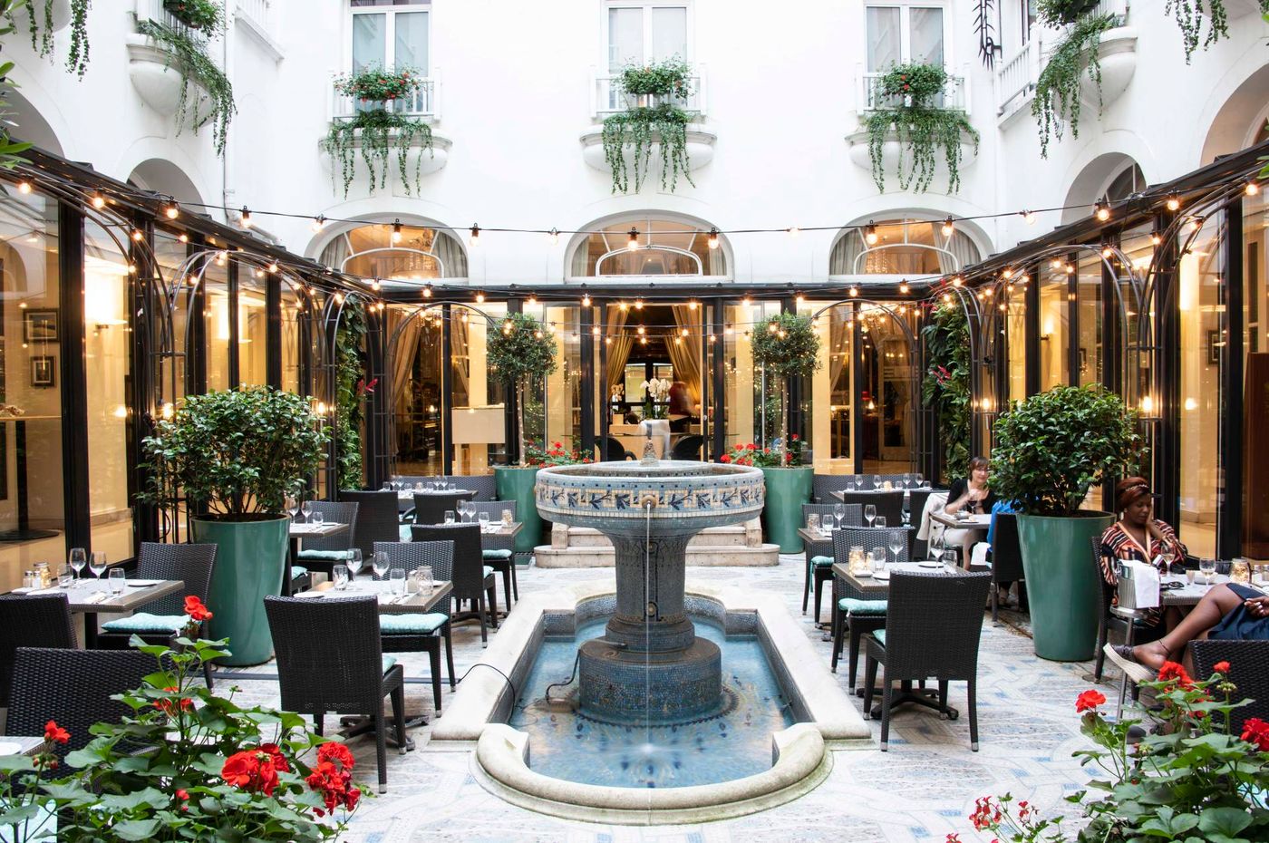 California Paris Champs-Elysees