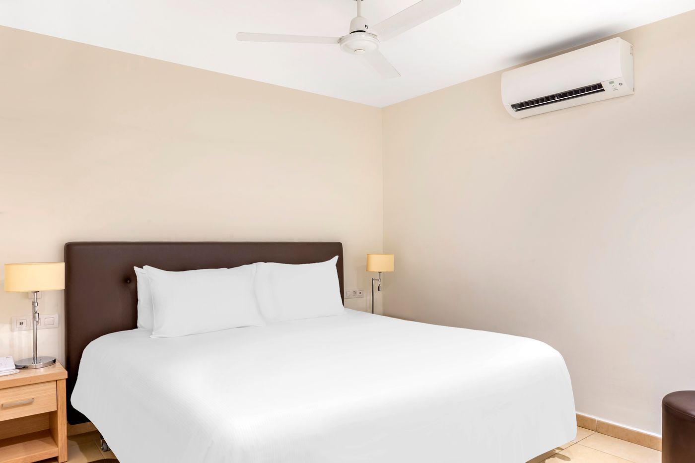 Sunset-Harbour-Club-Room-31