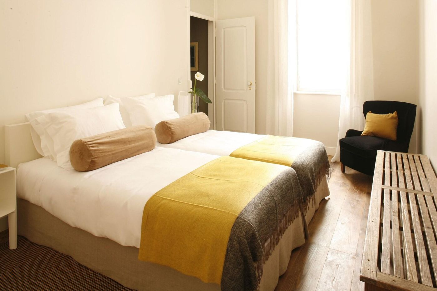 Casa-das-Janelas-com-Vista-Room-16