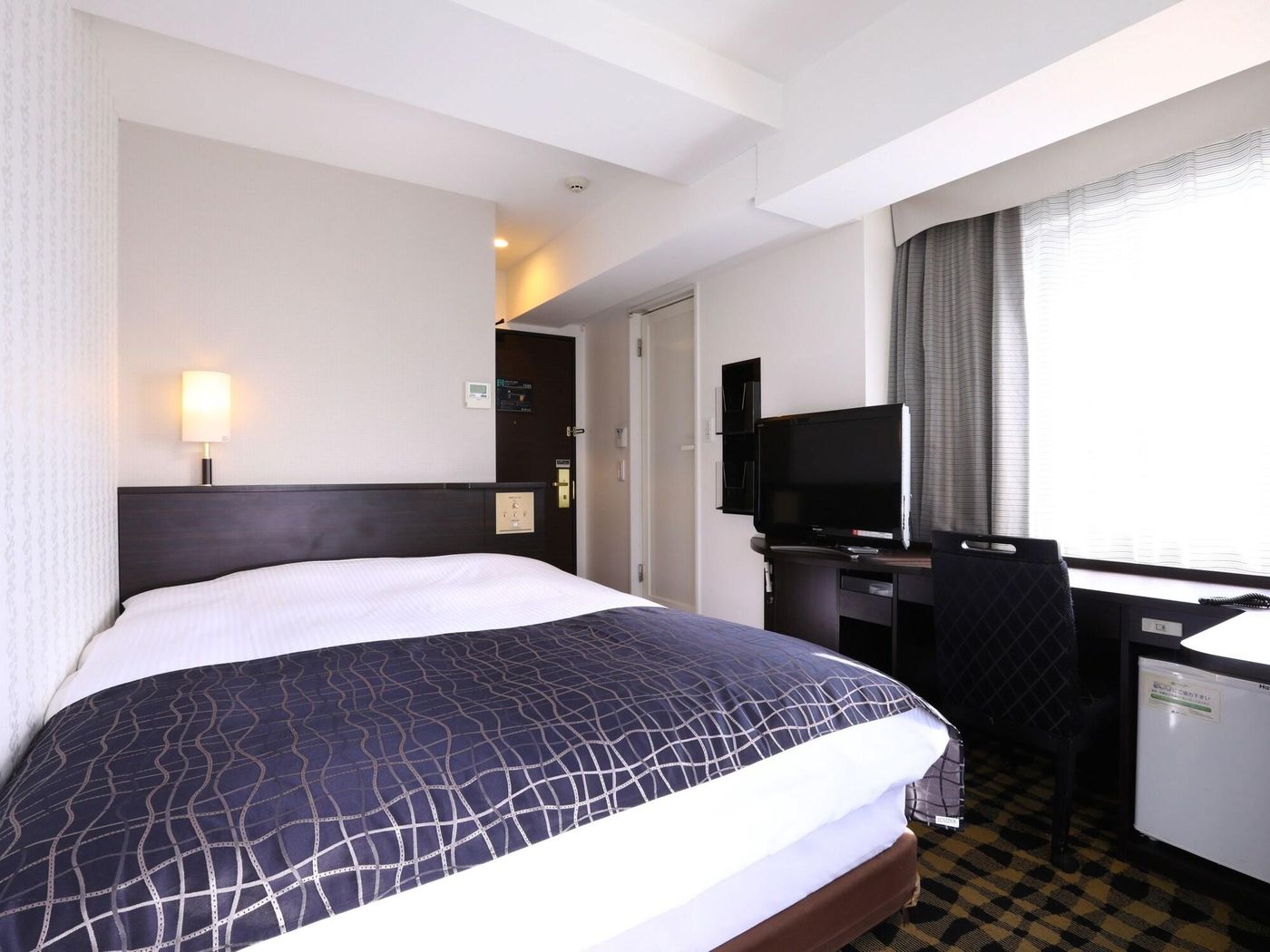 APA Hotel Shimbashi-Onarimon-Japan-Tokyo-Room-9