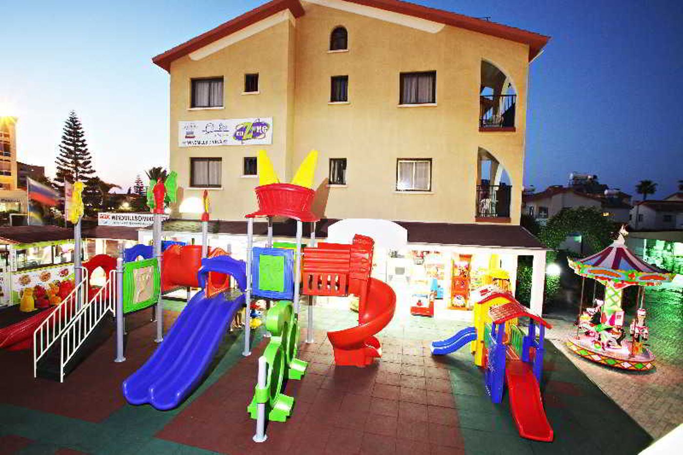 Windmills-Hotel-Apartments-Sports-and-Entertainment-41