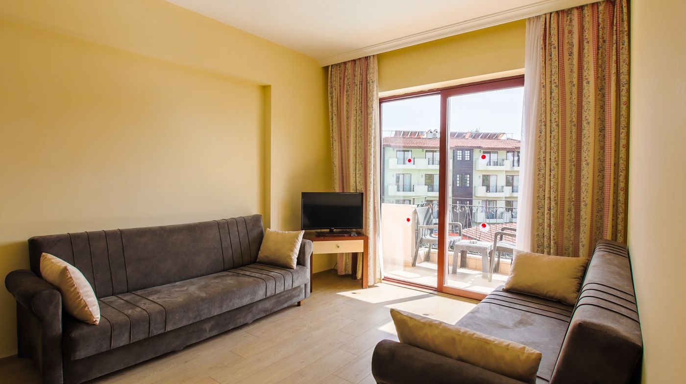 Lemas Suites Hotel Side