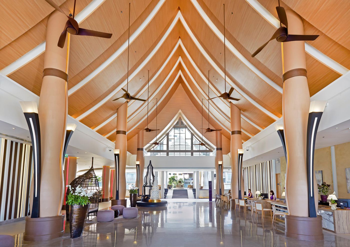 Grand-Mercure-Phuket-Patong-Lobby-53