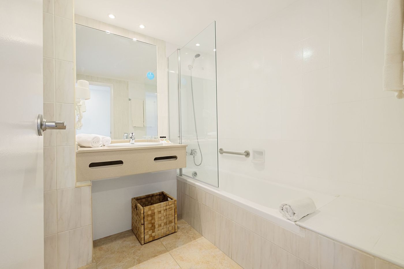 Azuline-Hotel-Bergantin-Room-42