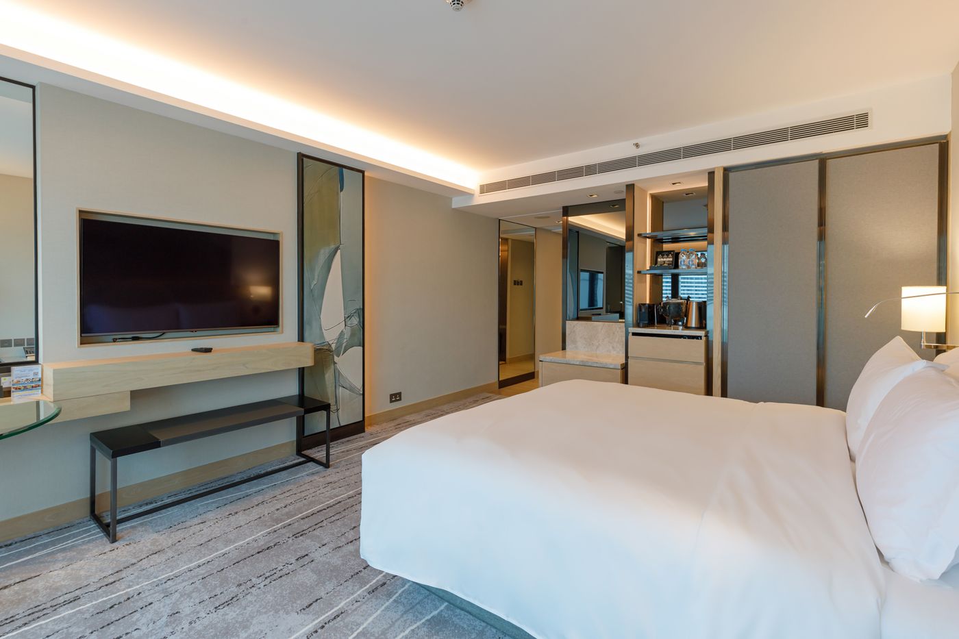 New-World-Millennium-Hong-Kong-Hotel-Room-27