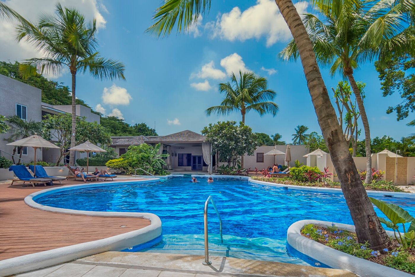 27/08/24 - Waves Hotel & Spa