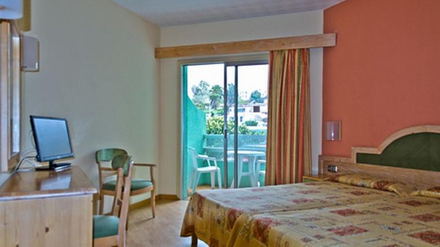 DC-Xibana-Park-Hotel-Room-16