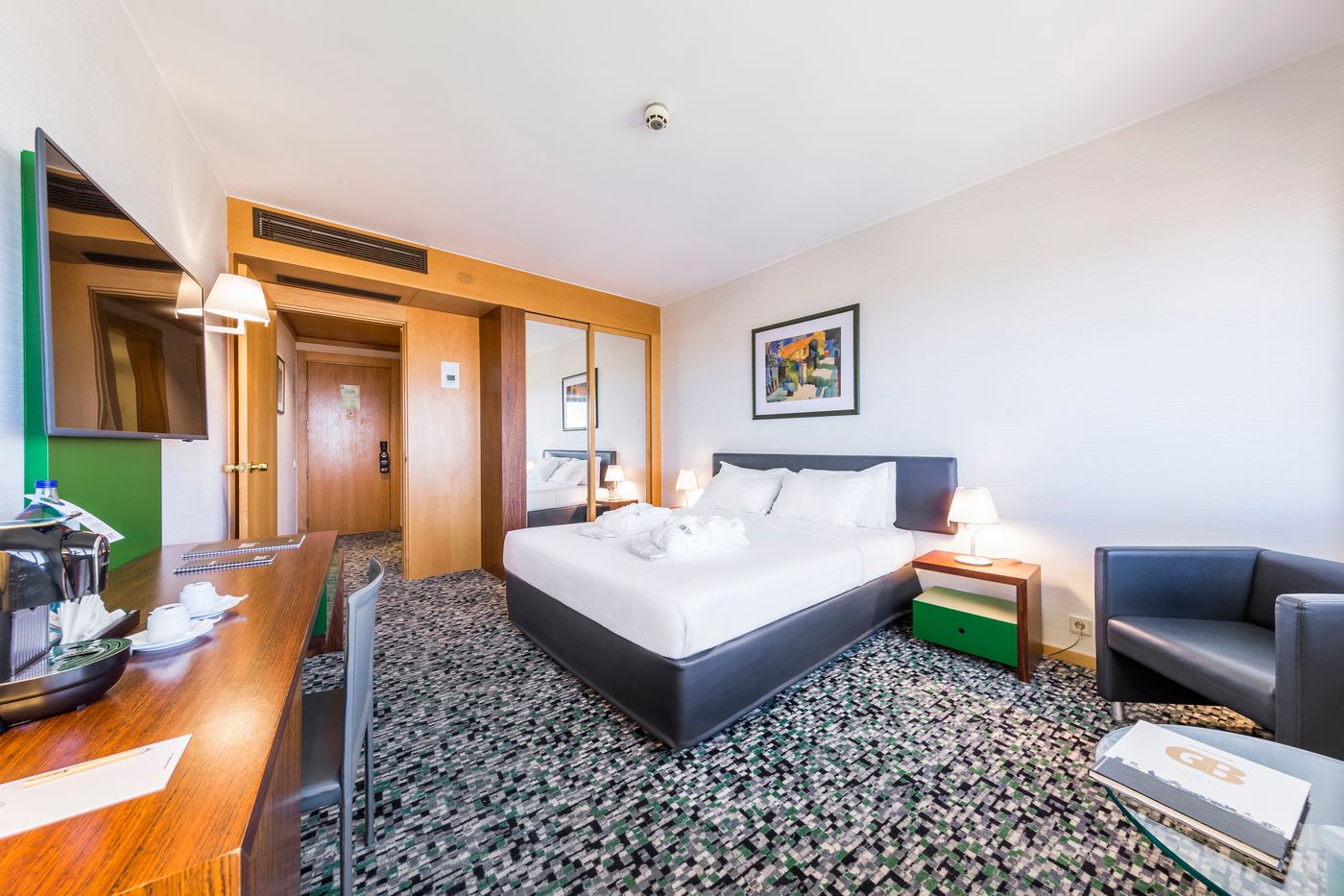 Ramada-by-Wyndham-Lisbon-Room-22