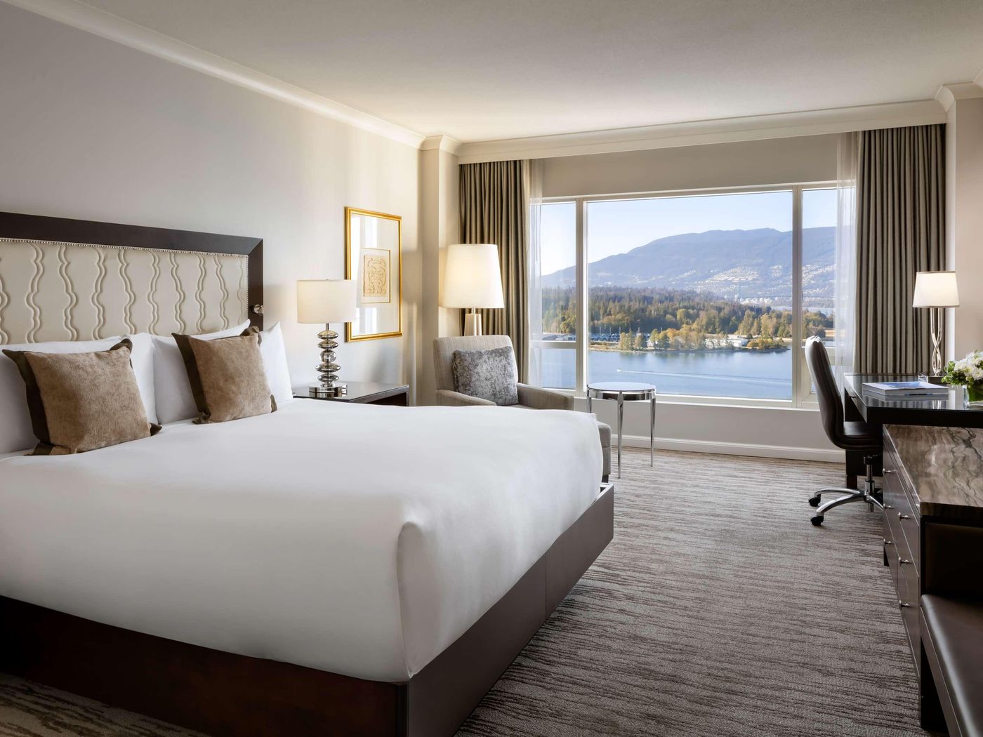 Fairmont-Waterfront-Room-30