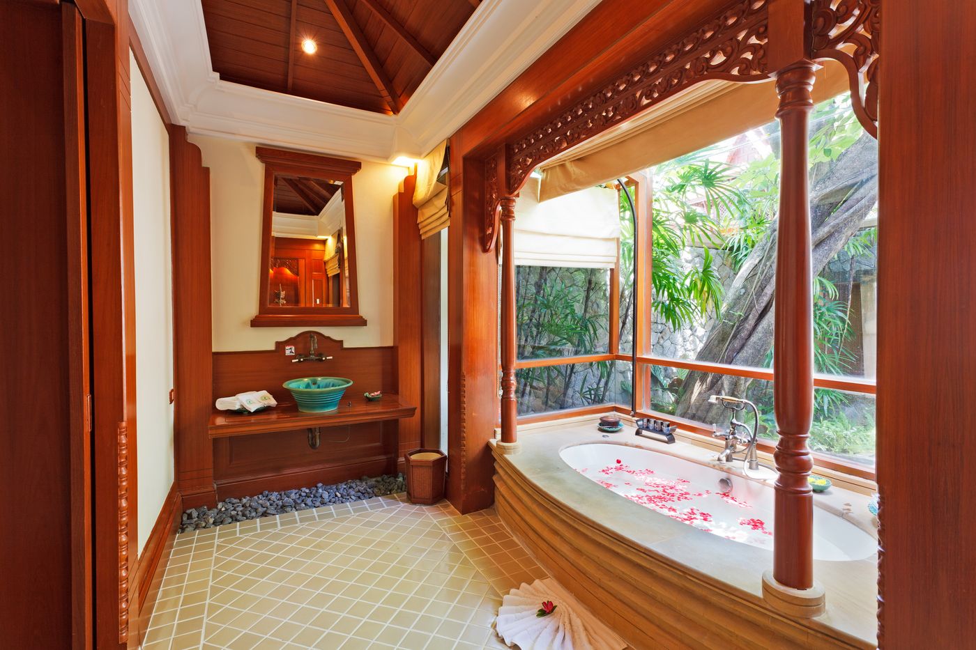 Diamond-Cliff-Resort-and-Spa-Room-63