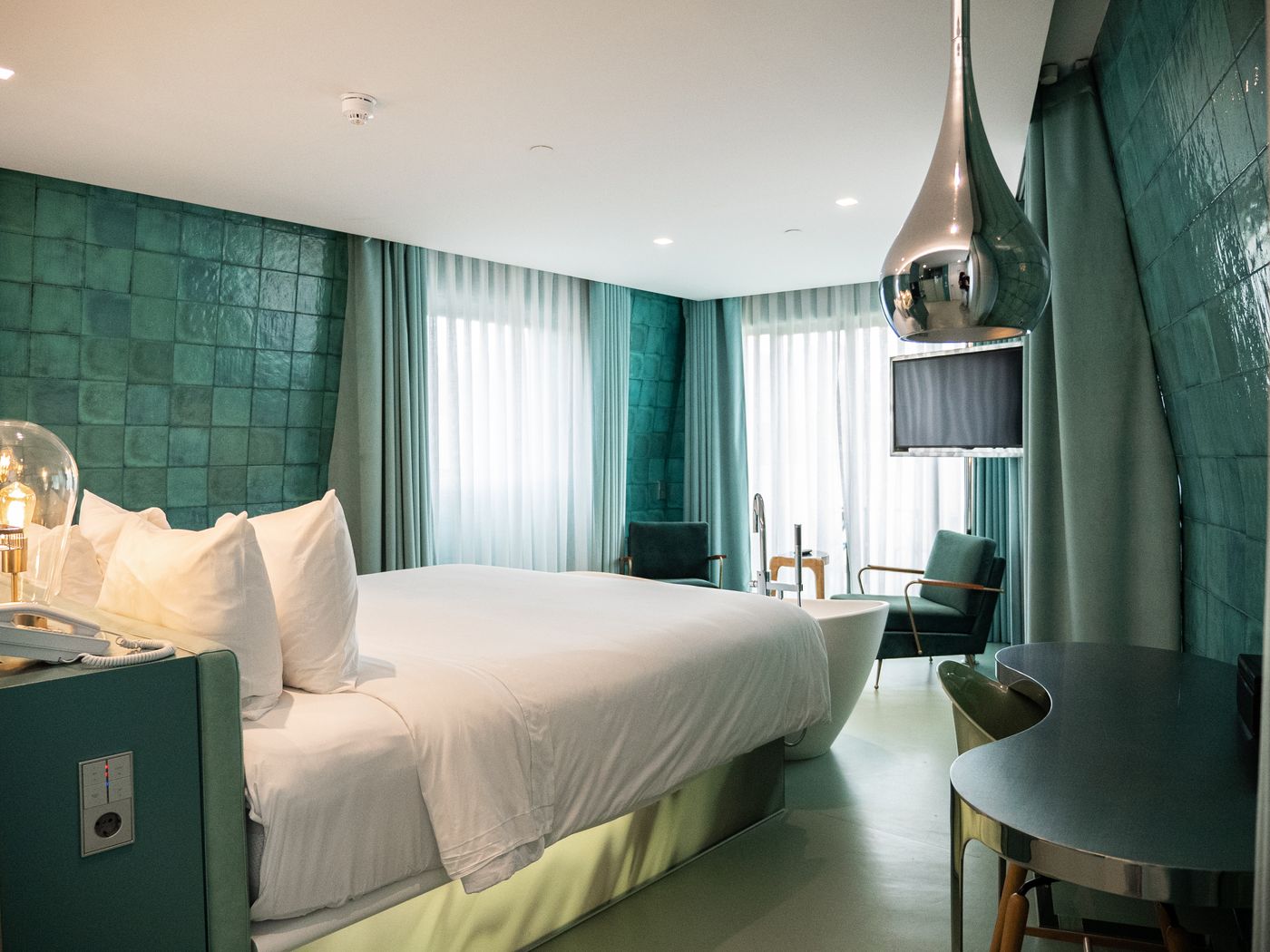 WC-by-The-Beautique-Hotels-Room-11