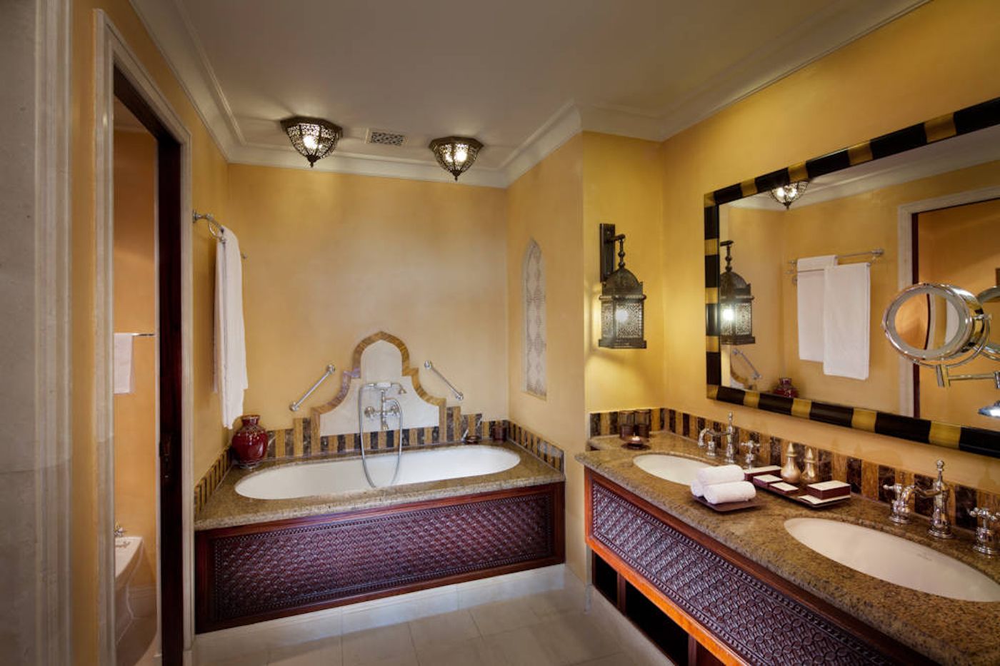 Jumeirah-Al-Qasr--Room-42