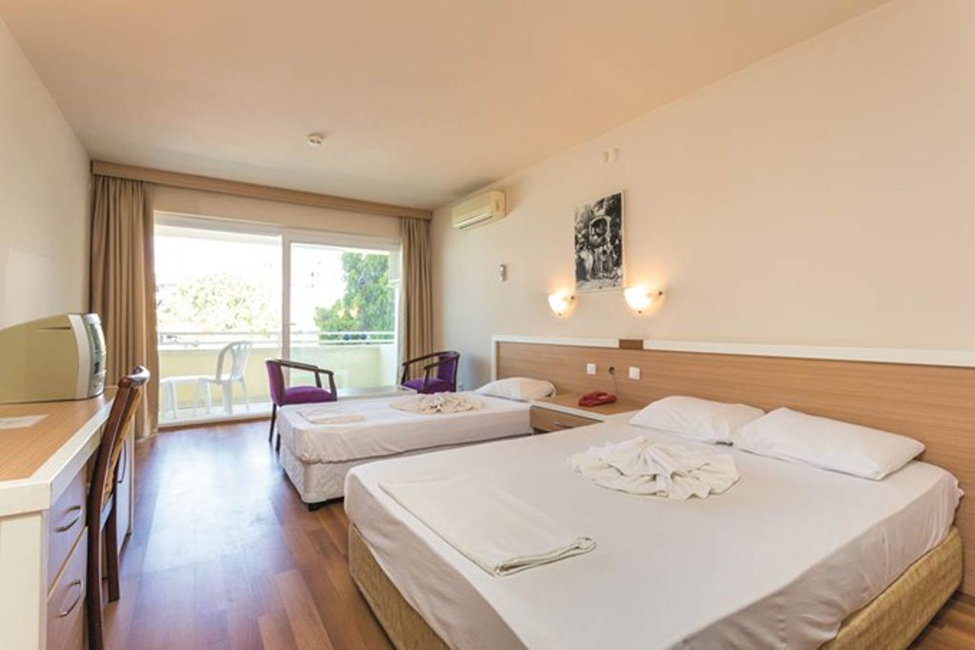 Tuntas Beach Hotel Altinkum