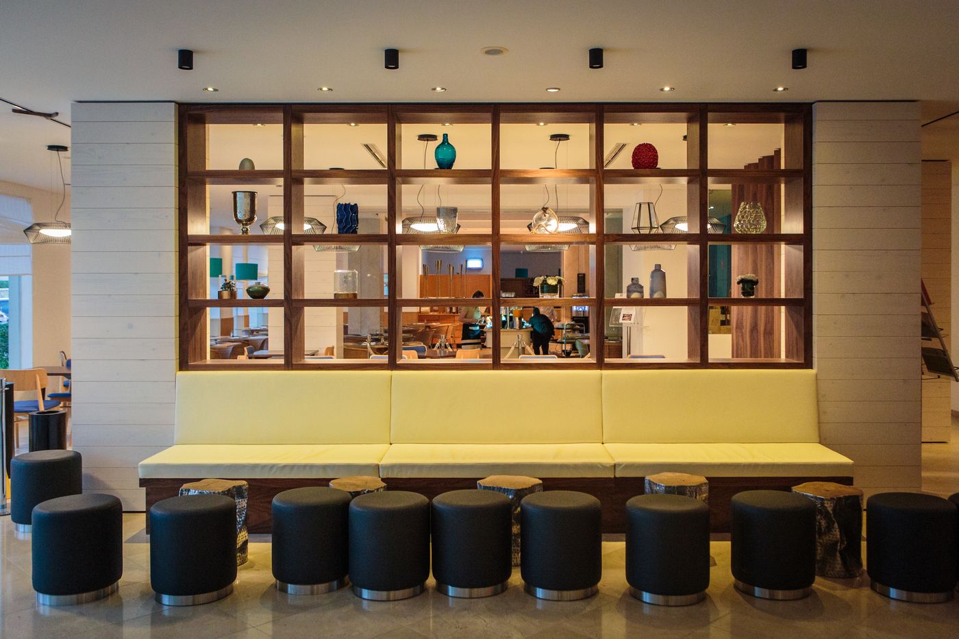 AP-Victoria-Sports---Beach-Lobby-32