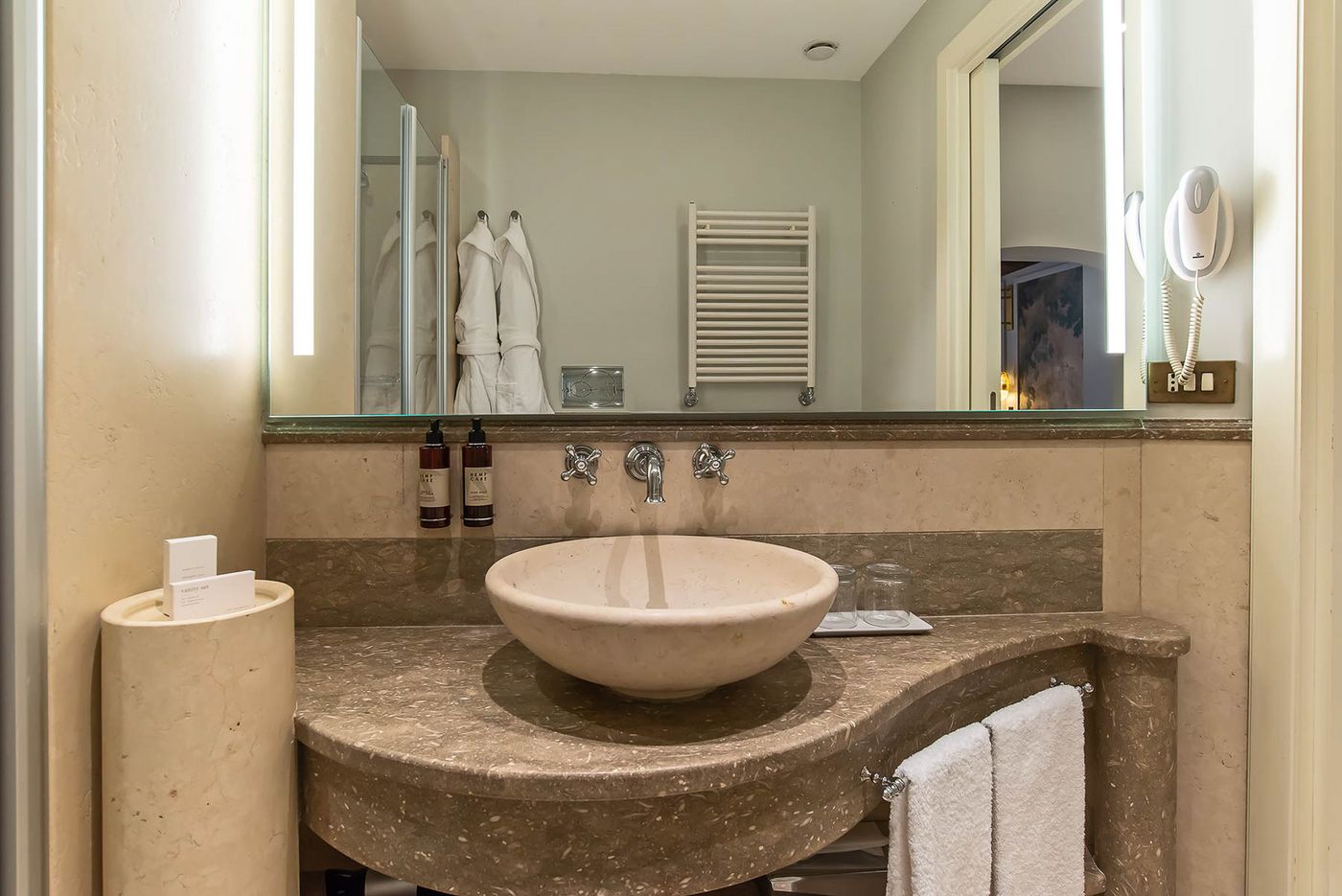 Donna-Camilla-Savelli-Room-32