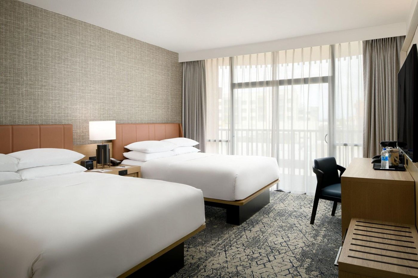 Sheraton-Park-Hotel-at-the-Anaheim-Resort-Room-41