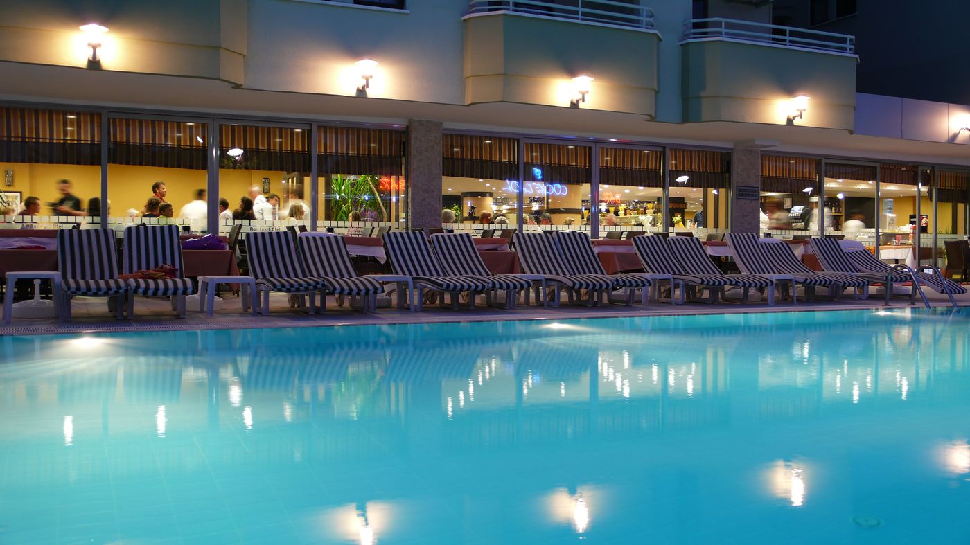 Sealine-Hotel-Pool-13