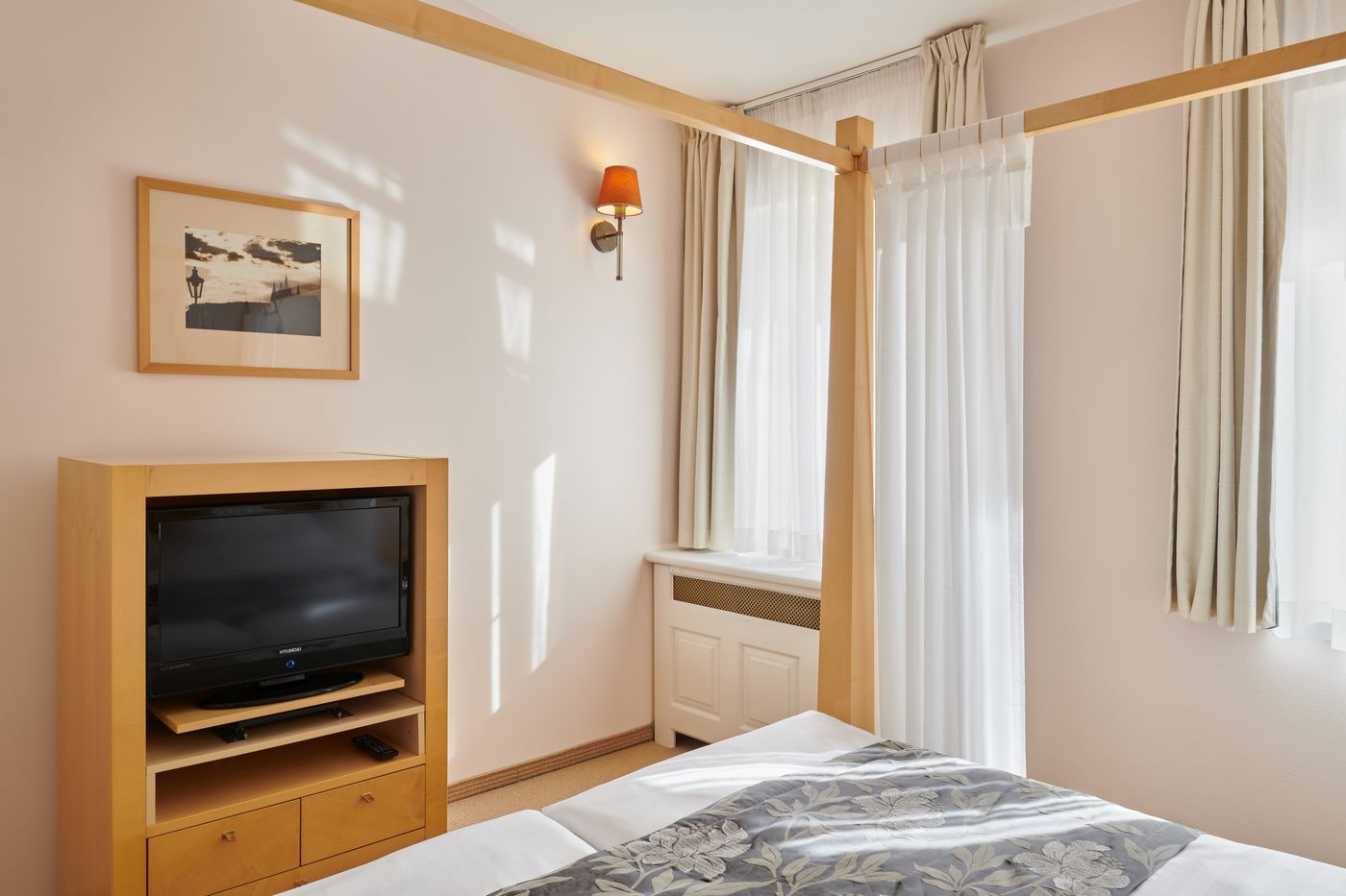 Ventana-Hotel-Prague-Room-18