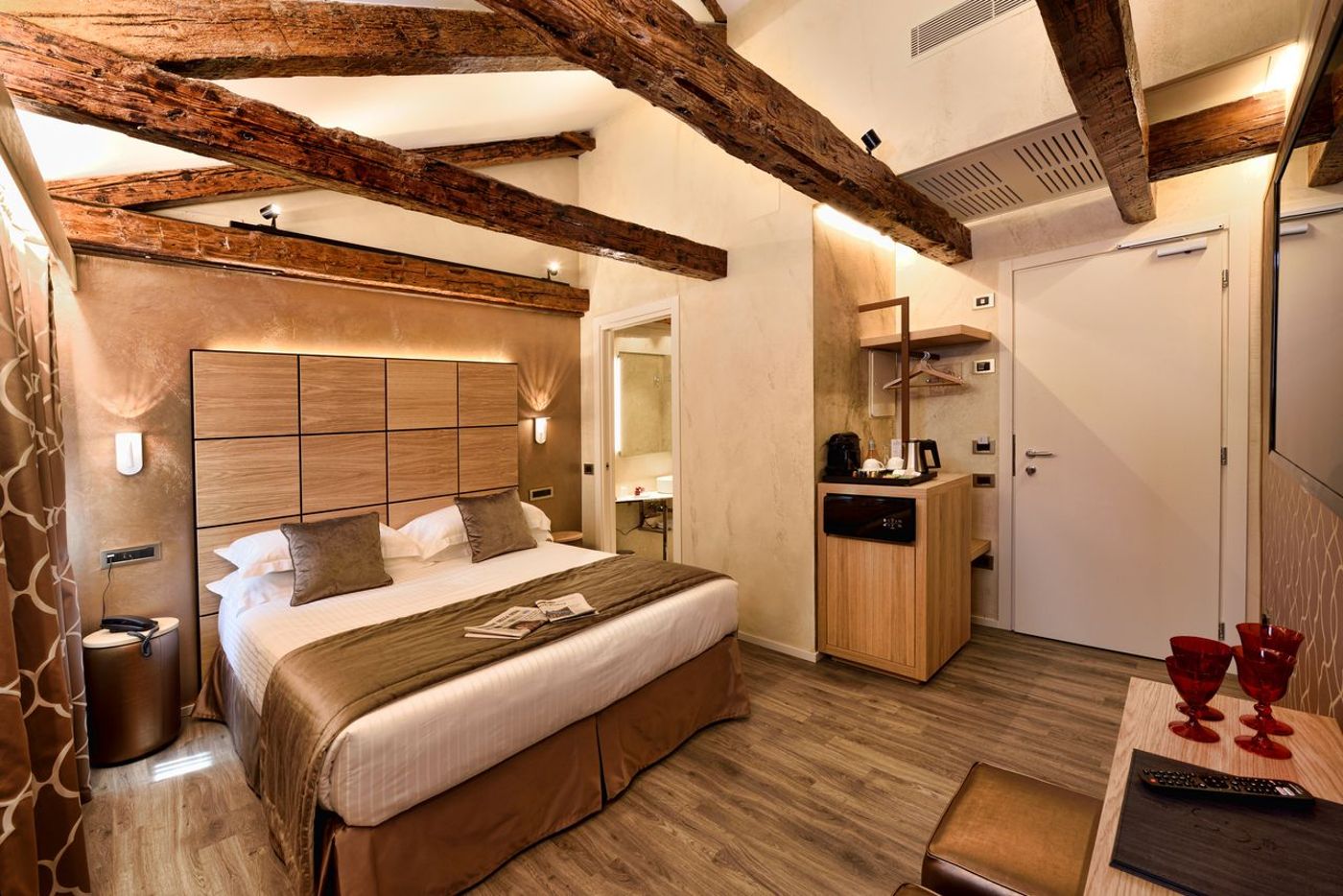 Rosa-Salva-Hotel-Room-2