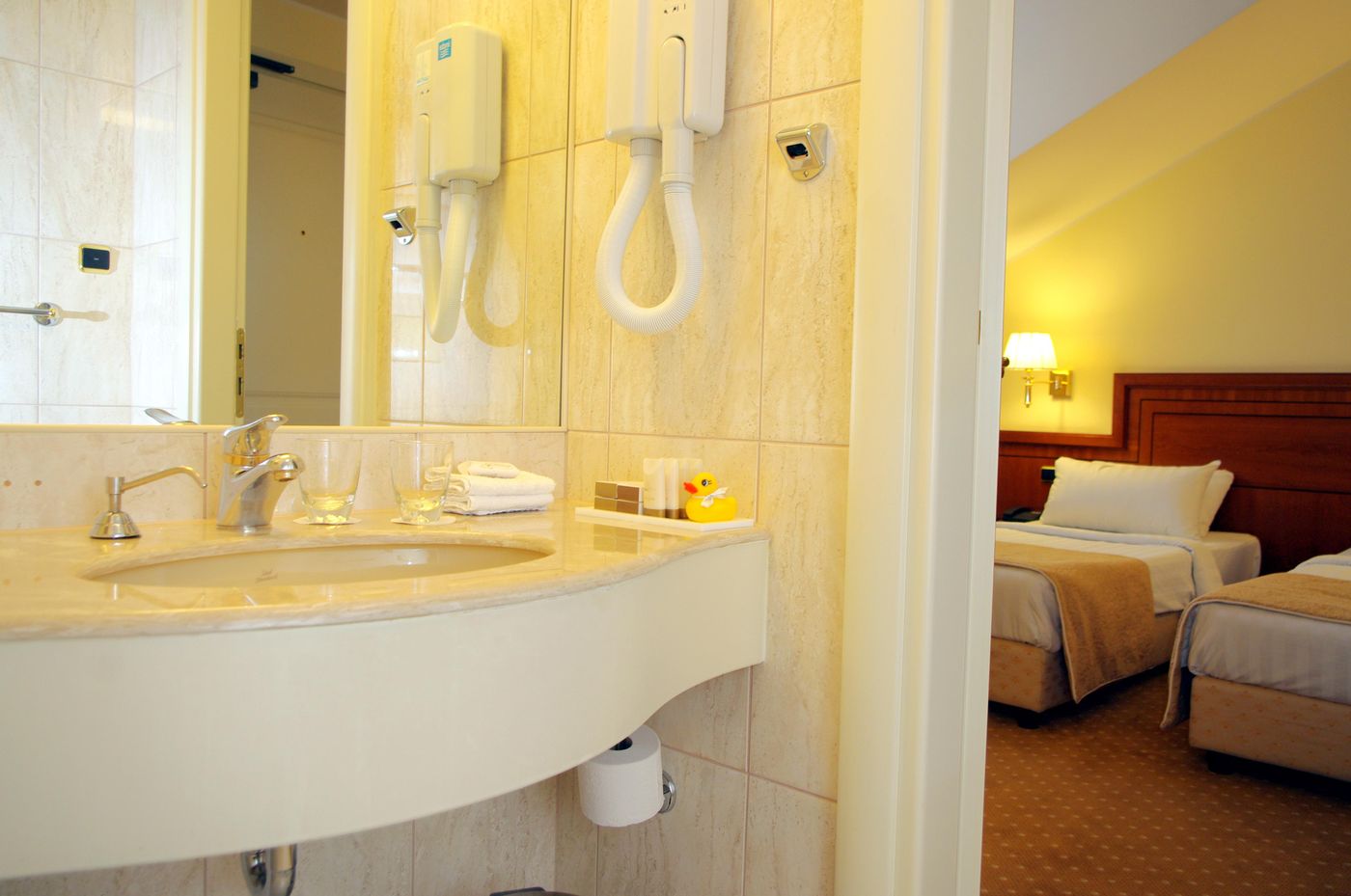 My-City-Hotel-Room-15