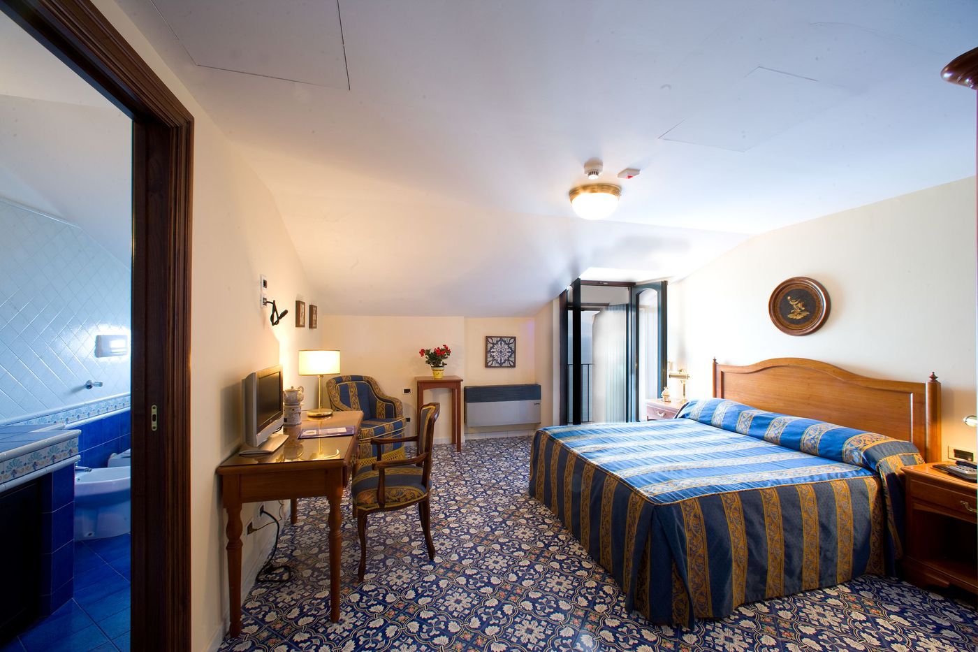 La-Tonnarella-Room-11