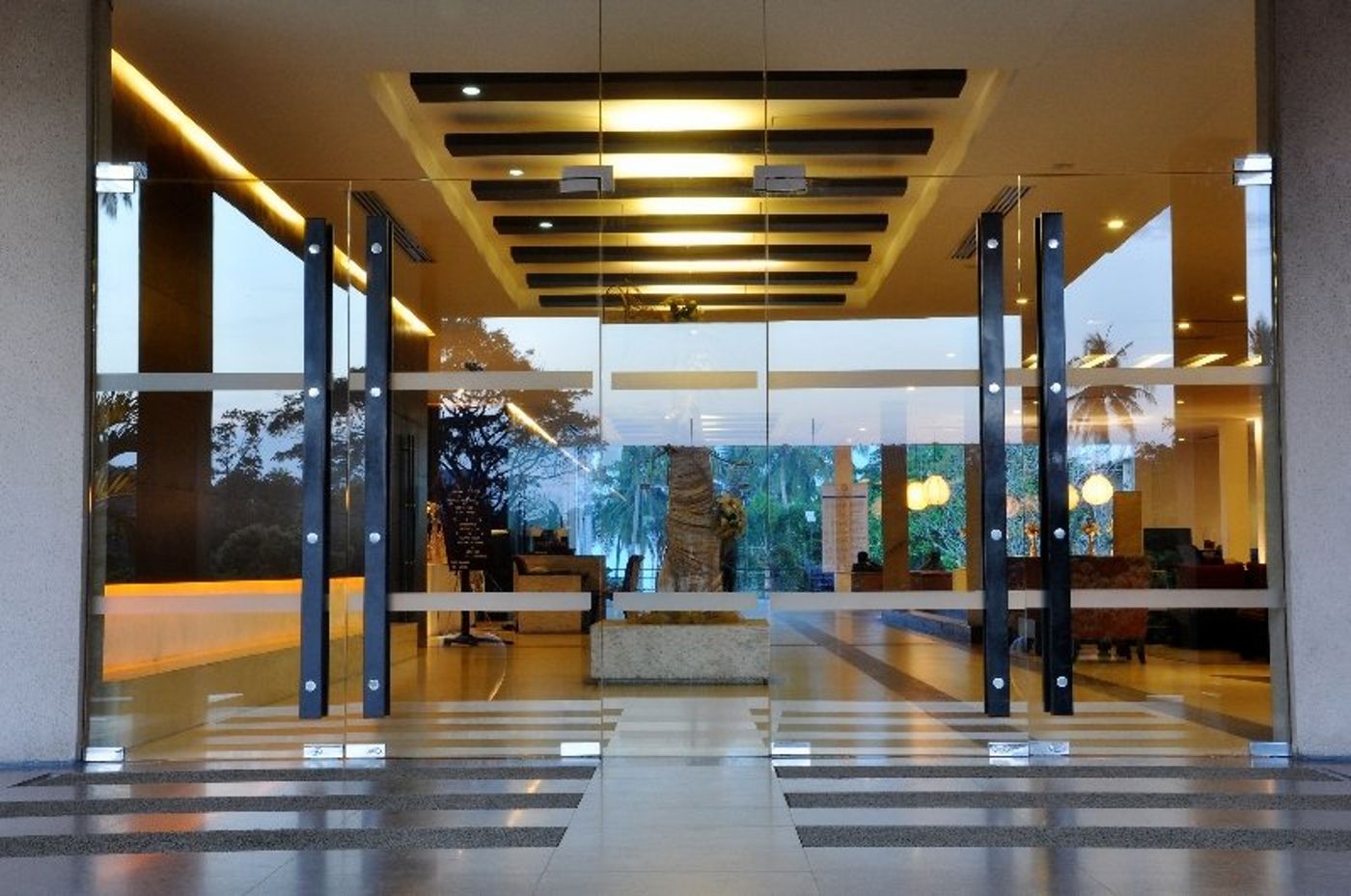 Pegasus-Reef-Hotel-Lobby-15