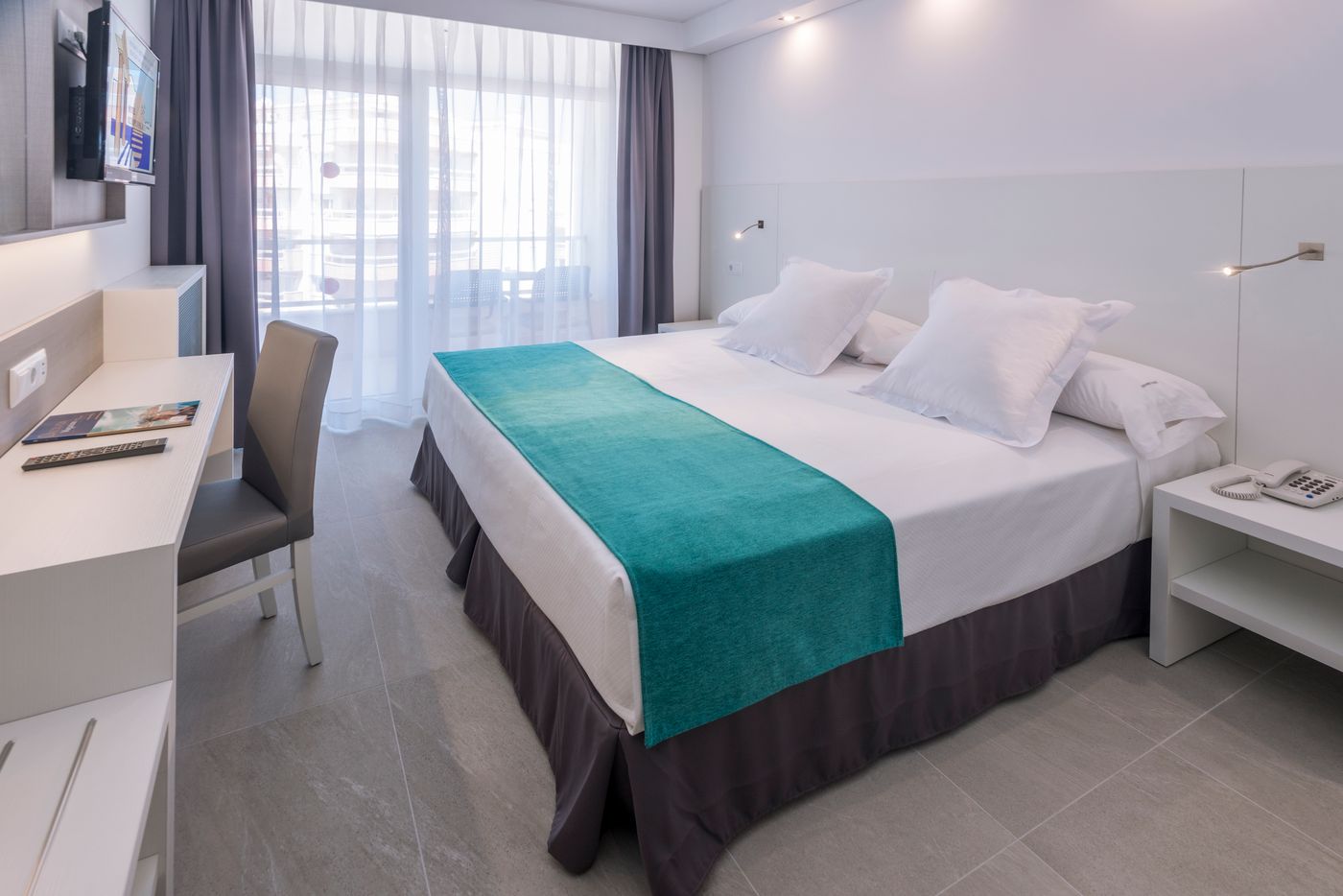 Olympus-Palace-Hotel-Room-22