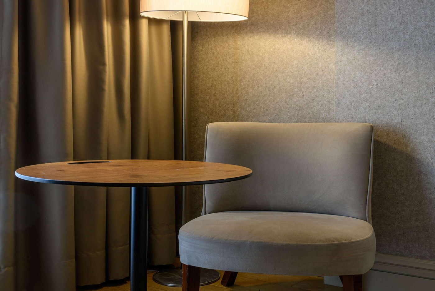 Ramada-Istanbul-Grand-Bazaar-Room-8