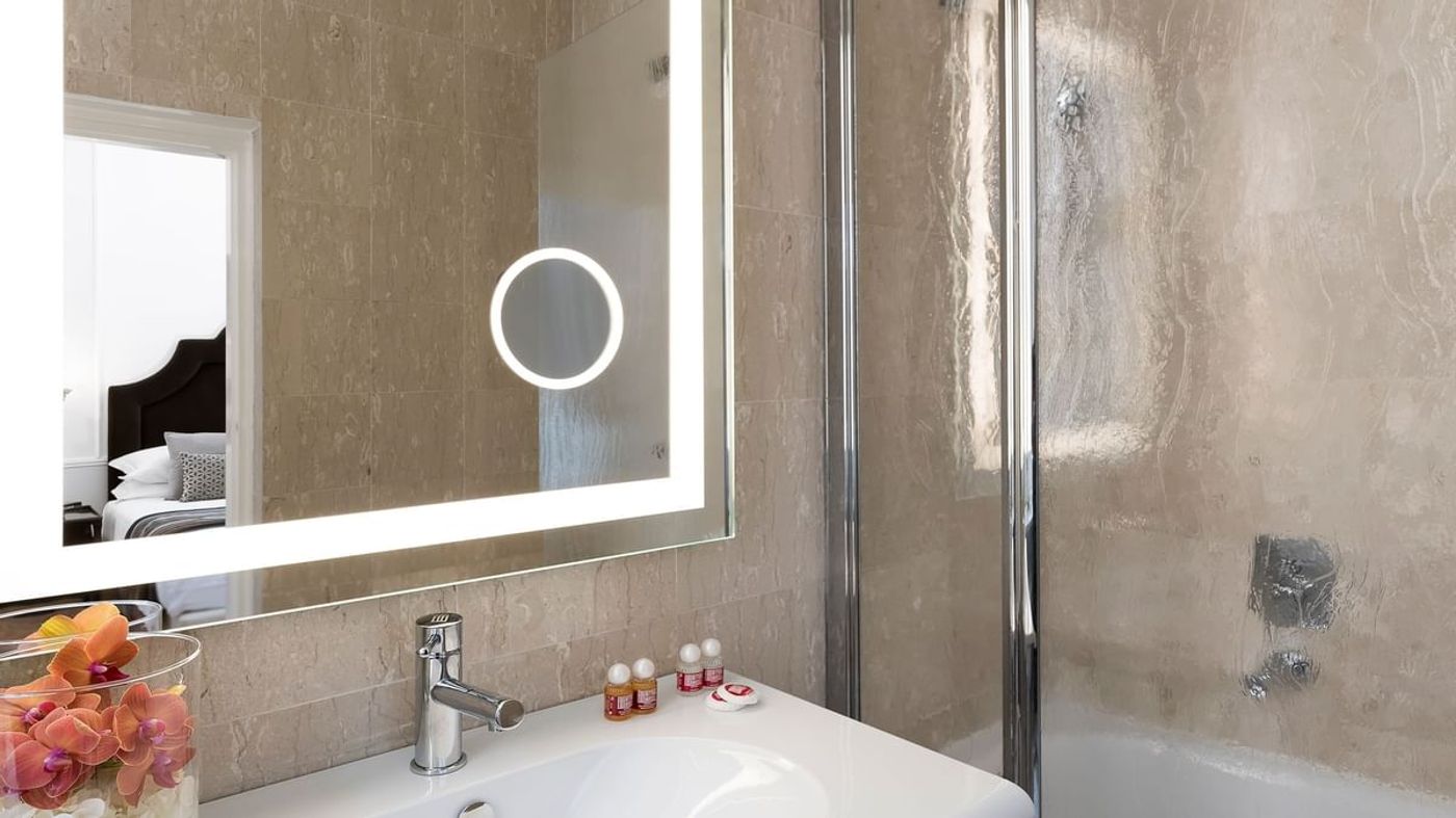 Bettoja-Hotel-Massimo-d-Azeglio-Room-40