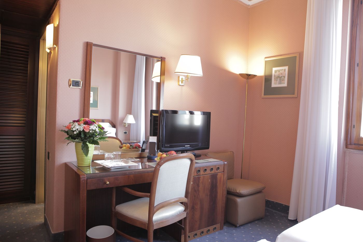 Bristol-Hotel-Room-4