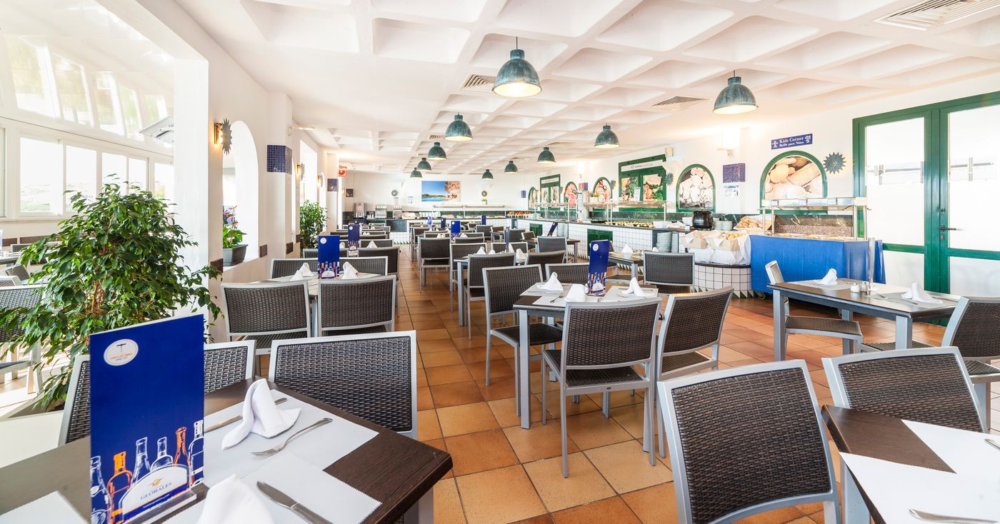 Apartamentos-Globales-Binimar-Restaurant-36