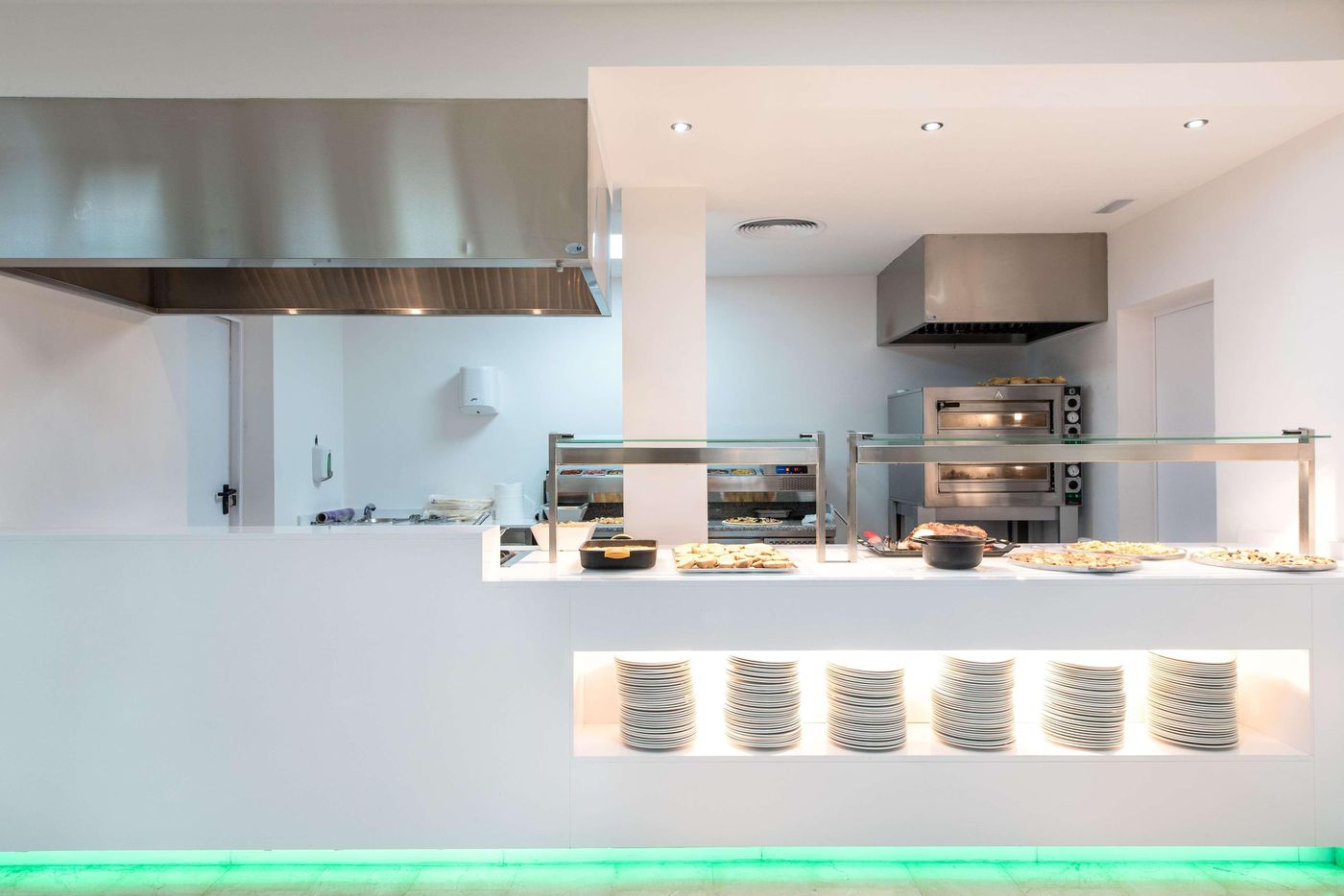 THB-Tropical-Island-Restaurant-44