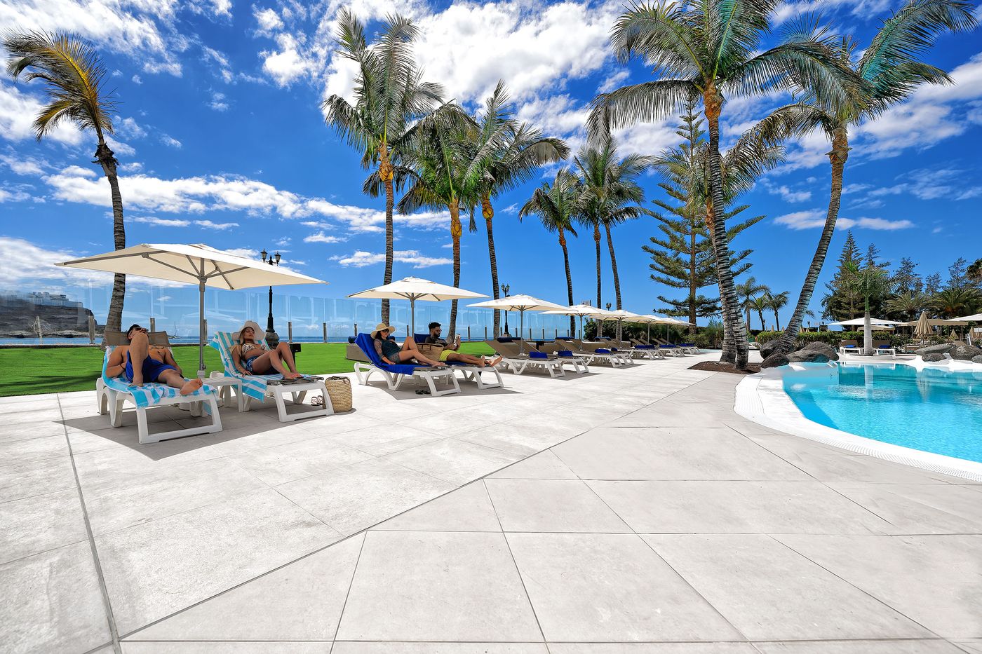 Labranda-Costa-Mog--n-Pool-10