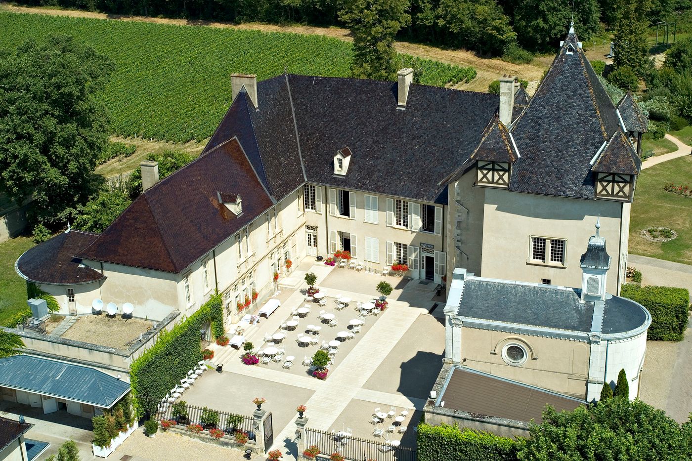 Château de Pizay  - France - Belleville-en-Beaujolais - General view - 2