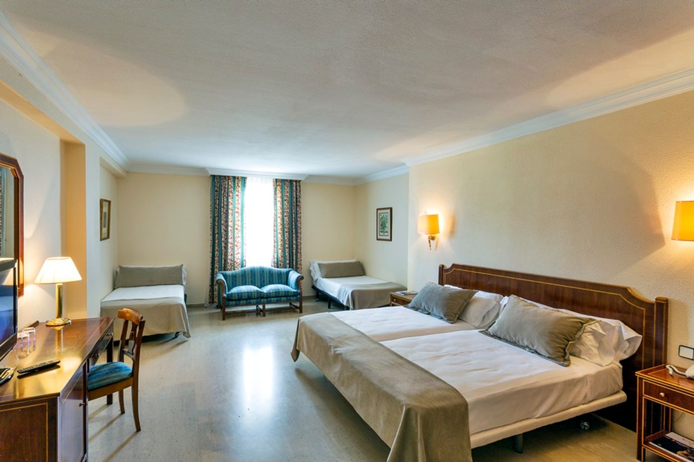 Crisol Jardines de Córdoba-Spain-CORDOBA-Room-9