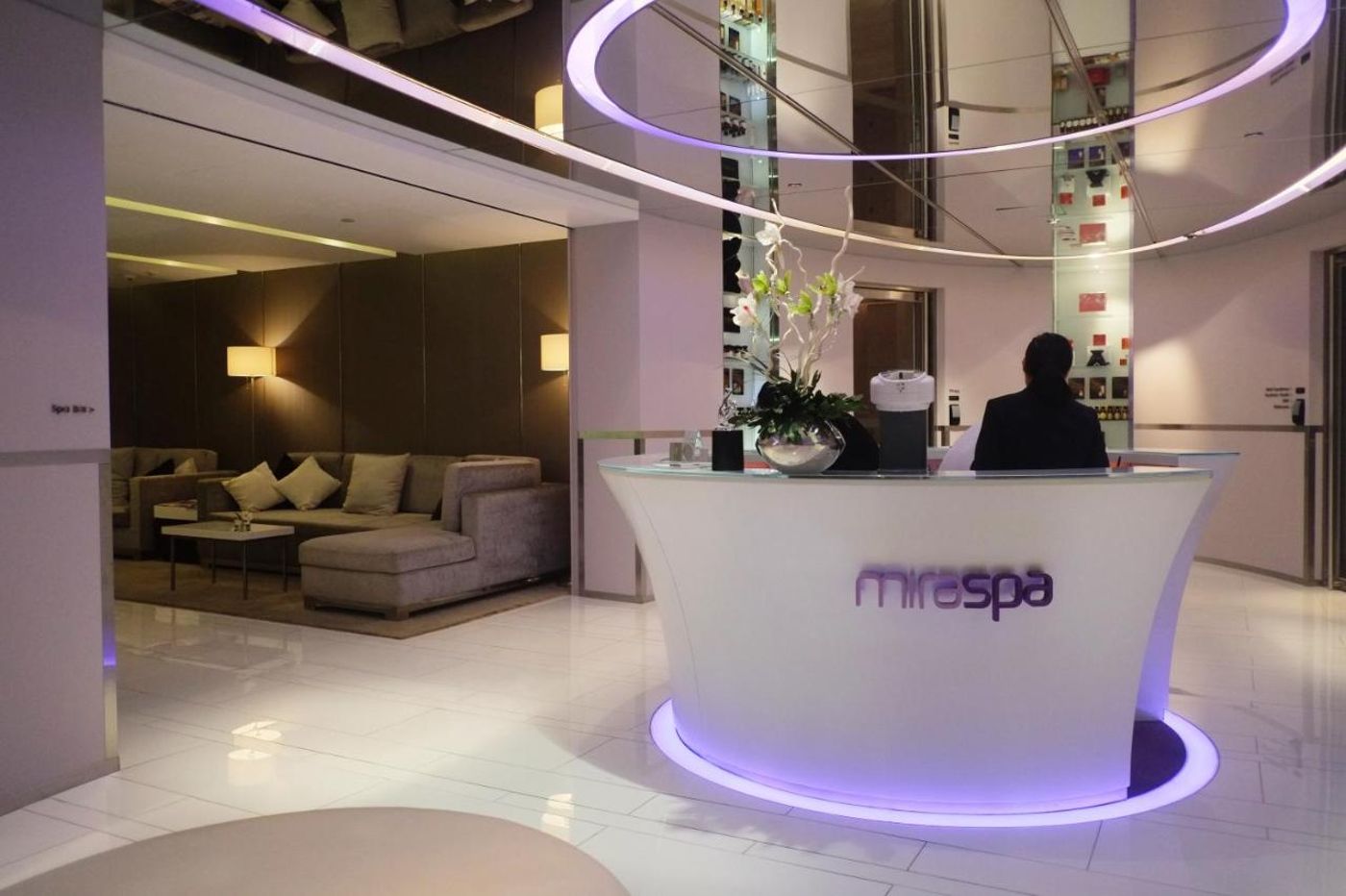 The-Mira-Hong-Kong-Lobby-7