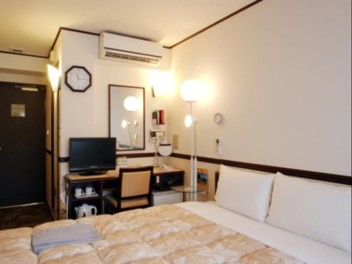 Toyoko Inn Tokyo Ueno Tawaramachi-Eki-Japan-TOKYO-General view-2