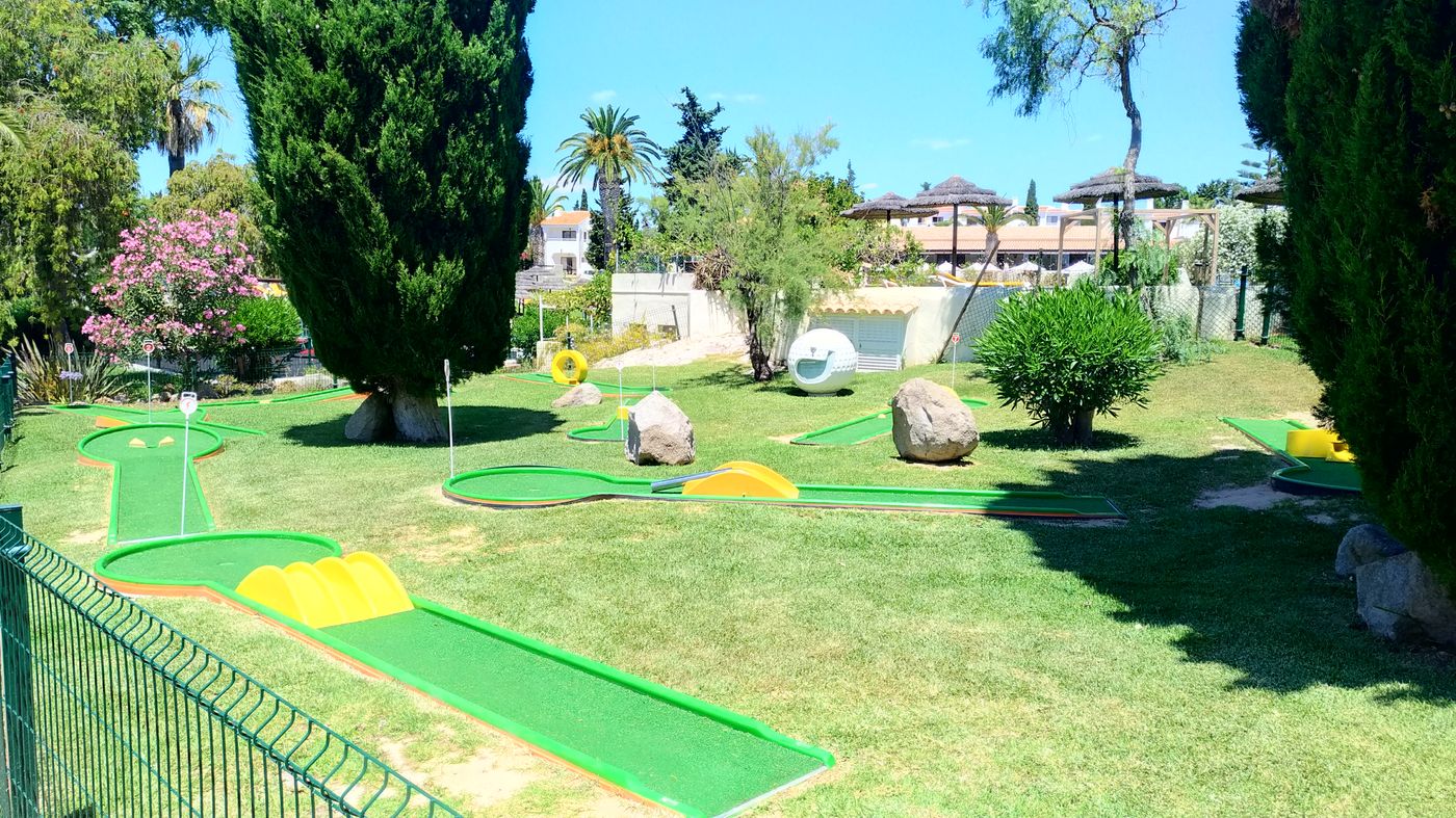 Rocha-Brava-Sports-and-Entertainment-24