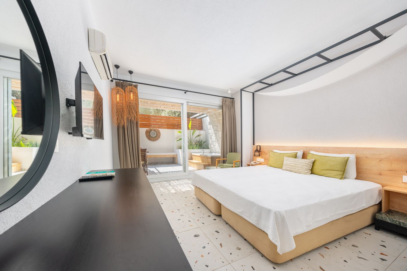 Hotel-Karbel-Sun-Room-45