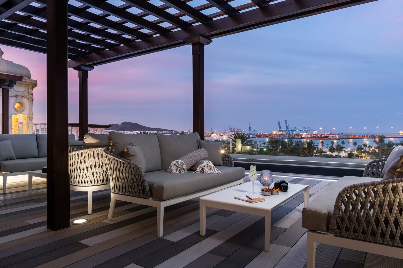 Santa-Catalina--a-Royal-Hideaway-Hotel---Bar-18